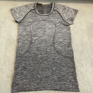 Lululemon workout top